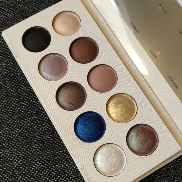 Revolution pro night and day palette
